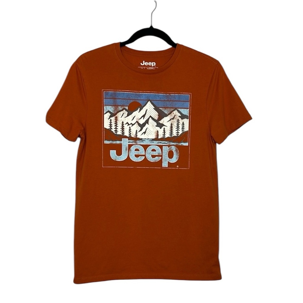 JEEP Outdoorsy Mountain Scene Orange Graphic Print Tee size Small